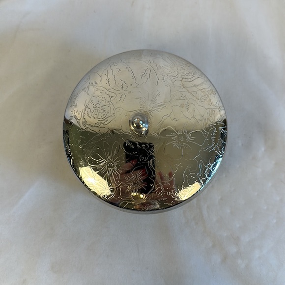 Victorian Trading Co Glass Powder/Trinket Box Silver Tone Lid - Picture 4 of 16